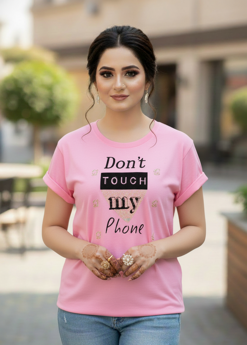 Women's T-Shirt – Short Sleeve Crew Neck Casual Tee in Pink Printed Graphic T-Shirt