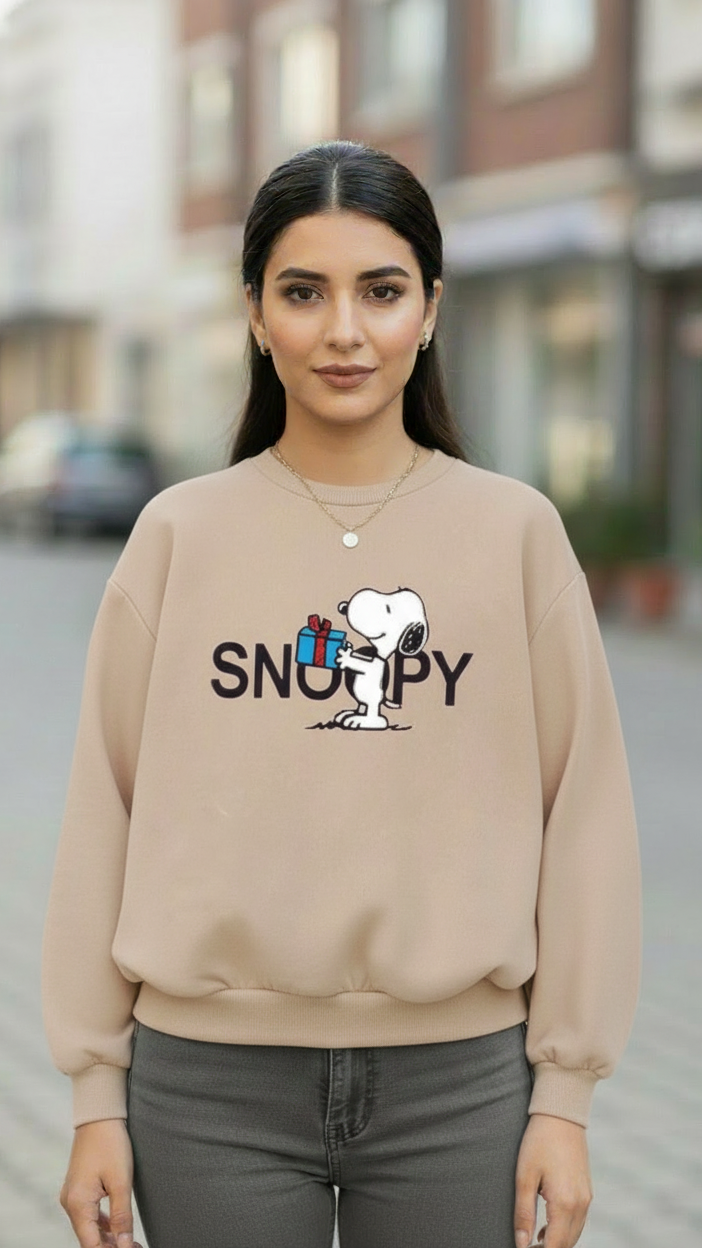 Women's Casual Crew Neck Sweatshirt Soft & Loose Fit Pullover In Beige Color Snoopy Printed