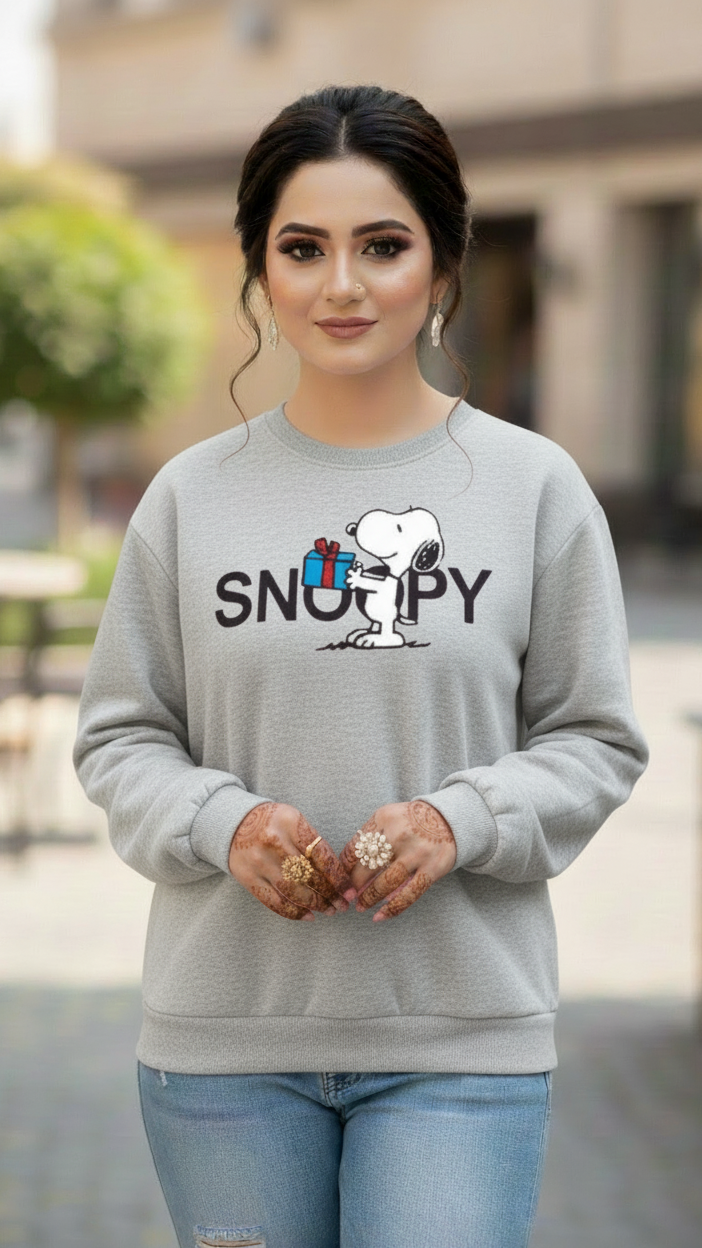 Women's Casual Crew Neck Sweatshirt Soft & Loose Fit Pullover In Gray Color Snoopy Printed