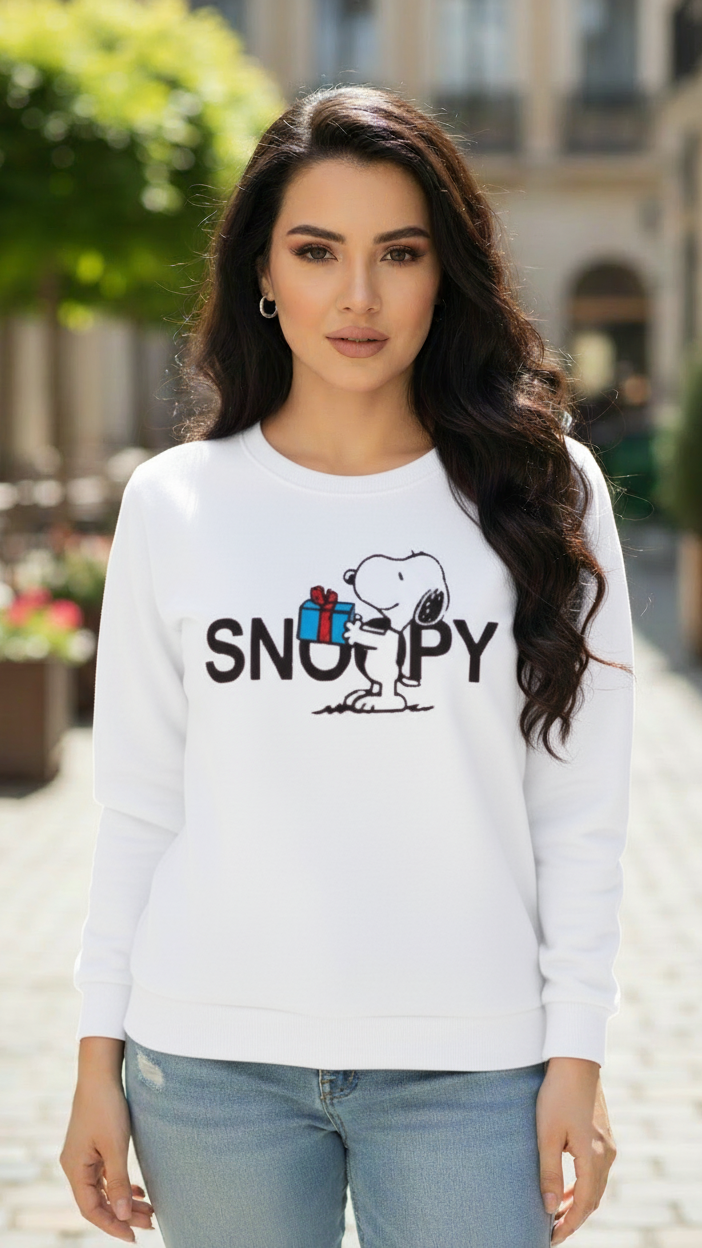 Women's Casual Crew Neck Sweatshirt Soft & Loose Fit Pullover In White Color Snoopy Printed